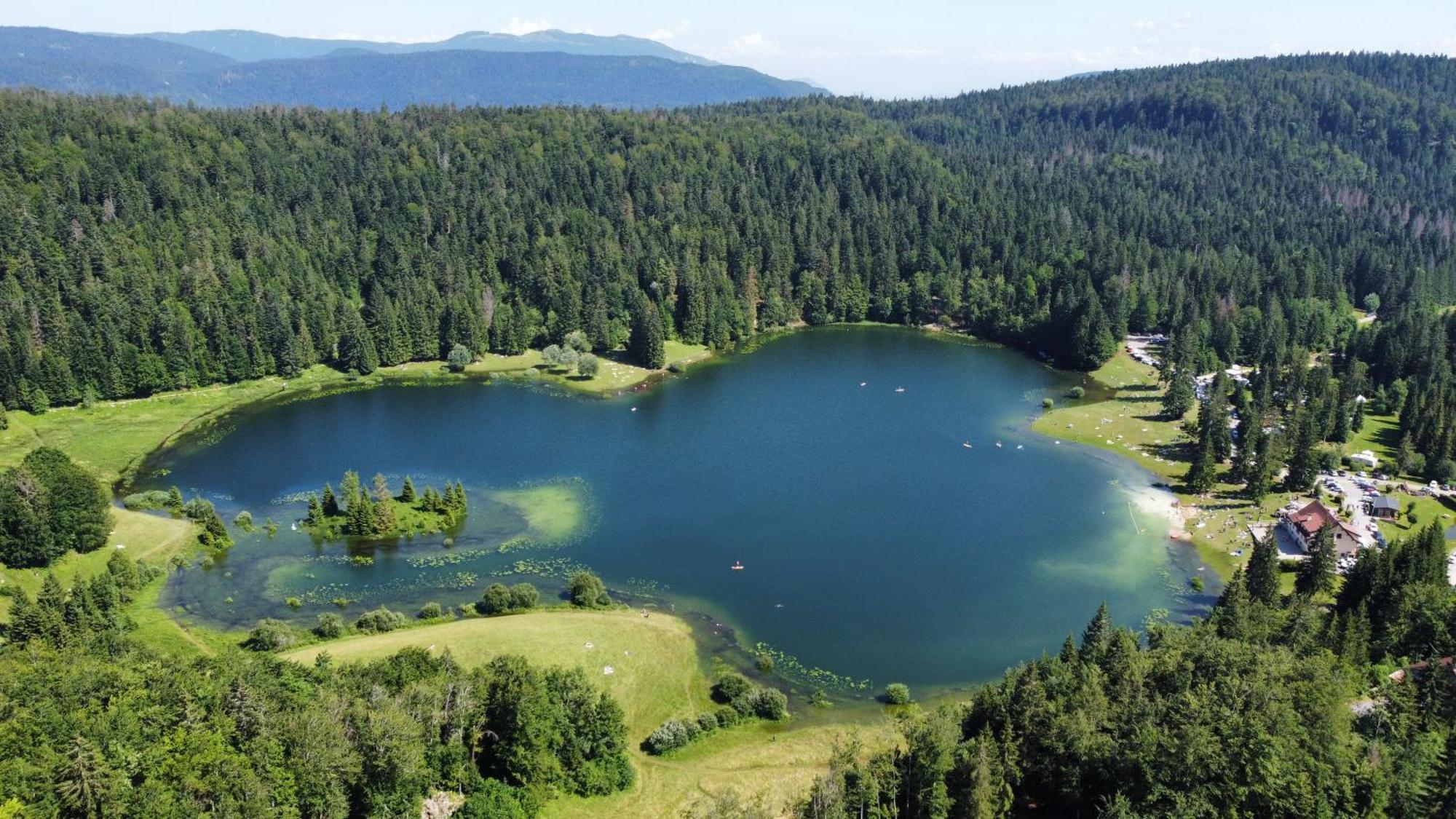 Lumineux, Centre-Ville D'Oyonnax, A 2 Pas Des Lacs Екстериор снимка